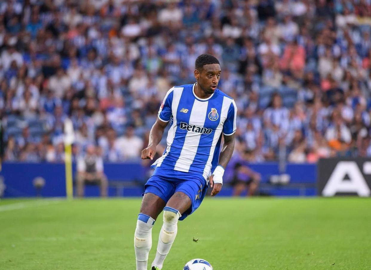 包含赛后葡超焦点战；里昂临场应变；引发热议；临场指挥获称赞的词条